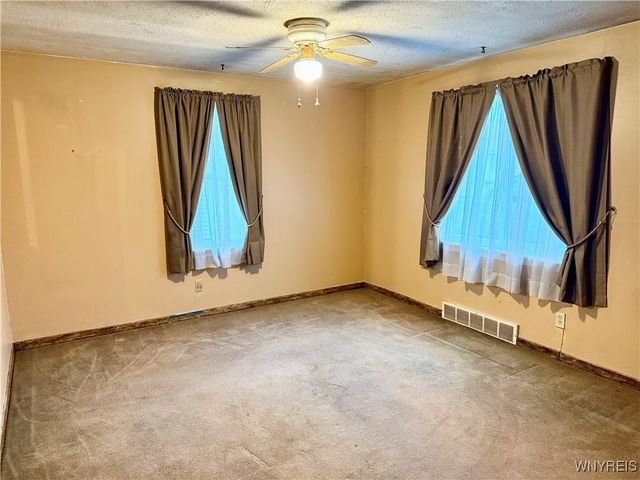 105 Mafalda Drive, Cheektowaga, NY 14215