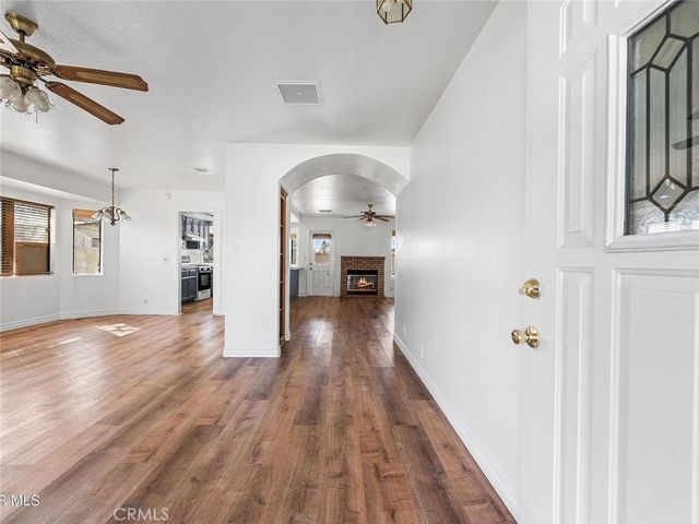 736 E Avenue J6, Lancaster, CA 93535
