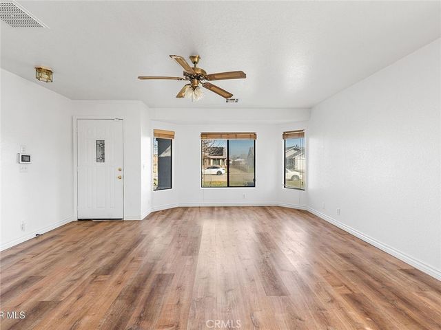 736 E Avenue J6, Lancaster, CA 93535