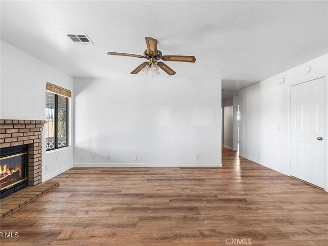 736 E Avenue J6, Lancaster, CA 93535