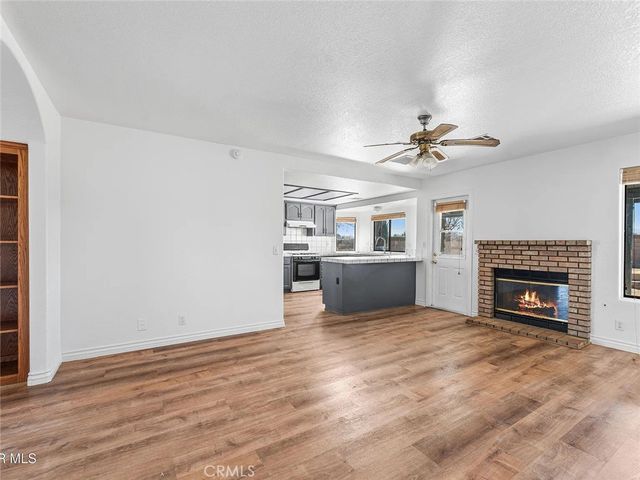 736 E Avenue J6, Lancaster, CA 93535