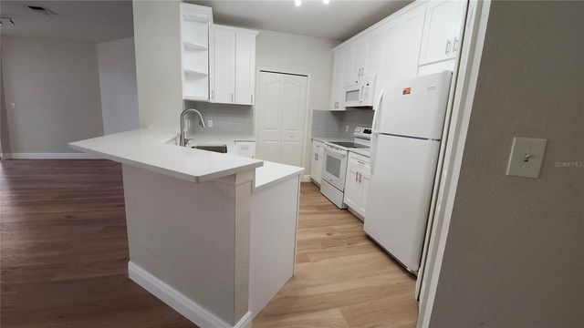 5813 LEGACY CRESCENT PLACE 203, Riverview, FL 33578