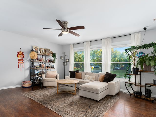 1591 Hillcrest Avenue, Hanover Park, IL 60133