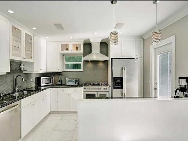 1760 Bel Air Avenue, Lauderdale By The Sea, FL 33062