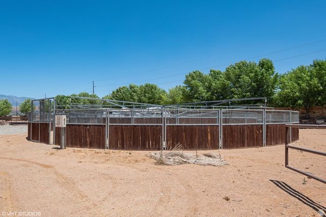 90 W TRIPLE CROWN LN, Washington, UT 84780