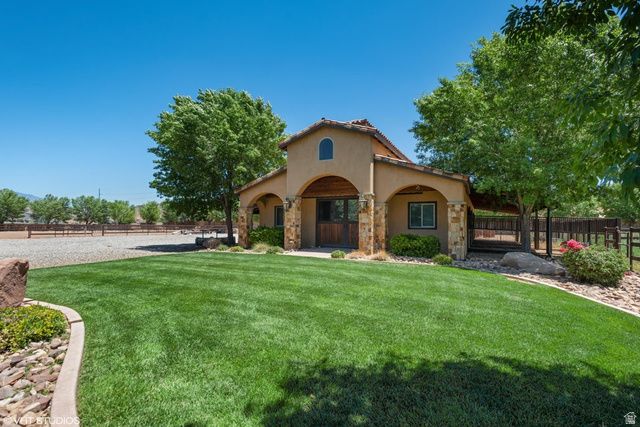 90 W TRIPLE CROWN LN, Washington, UT 84780