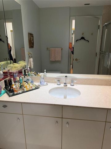 10101 Collins Avenue 9A, Bal Harbour, FL 33154