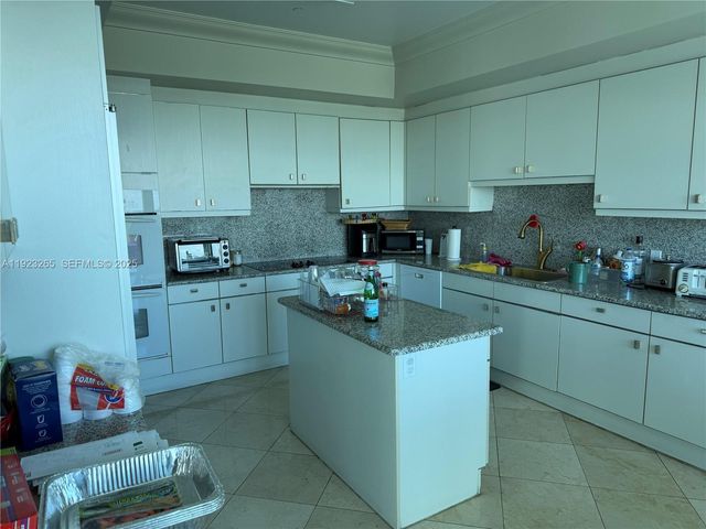 10101 Collins Avenue 9A, Bal Harbour, FL 33154