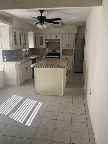 10134 Kirkglen Drive, Houston, TX 77089