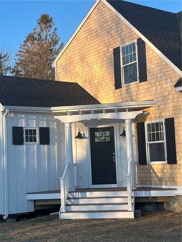 19 Traymore Street, Charlestown, RI 02813