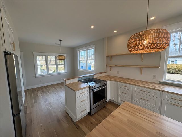 19 Traymore Street, Charlestown, RI 02813