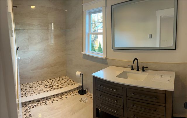 19 Traymore Street, Charlestown, RI 02813