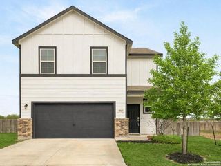 10803 Airmen Drive, Converse, TX 78109