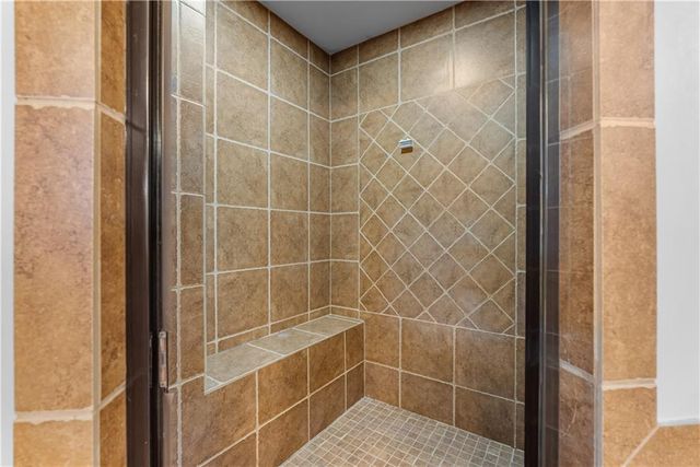 508 SW Lake Side Drive, Lee's Summit, MO 64064