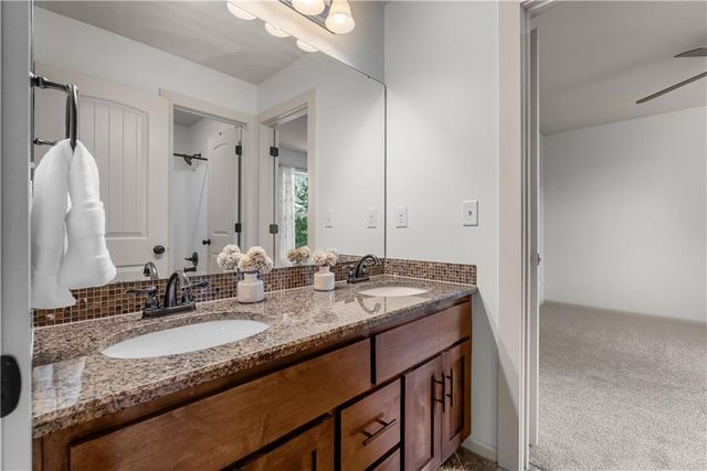 508 SW Lake Side Drive, Lee's Summit, MO 64064
