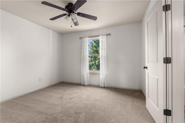 508 SW Lake Side Drive, Lee's Summit, MO 64064