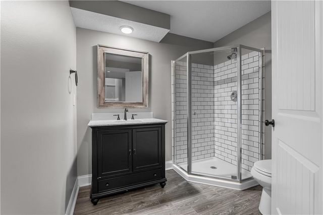 508 SW Lake Side Drive, Lee's Summit, MO 64064