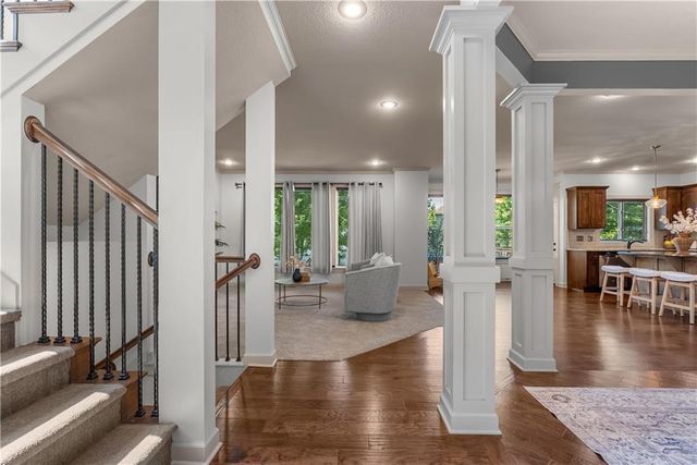 508 SW Lake Side Drive, Lee's Summit, MO 64064
