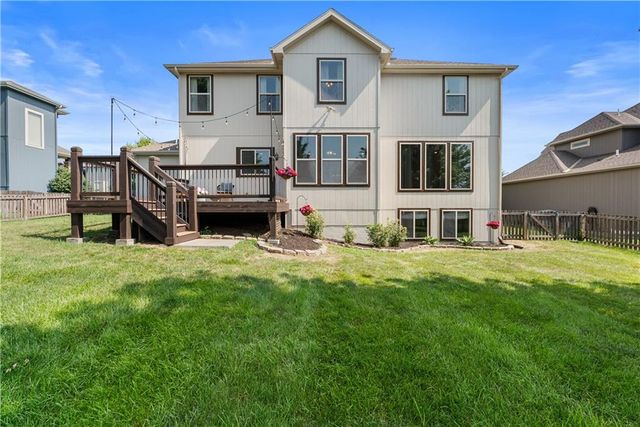 508 SW Lake Side Drive, Lee's Summit, MO 64064