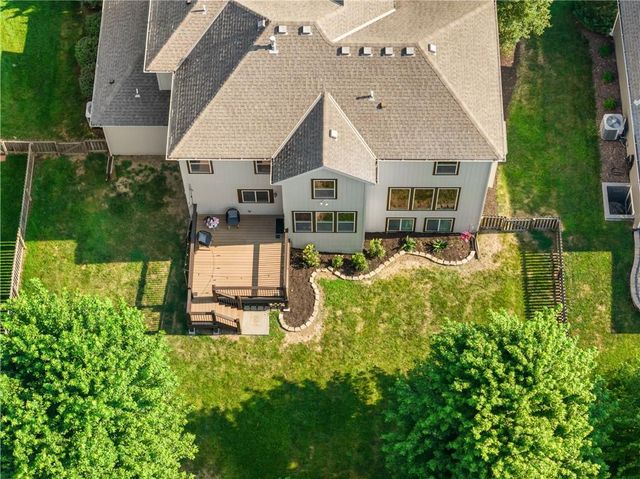 508 SW Lake Side Drive, Lee's Summit, MO 64064