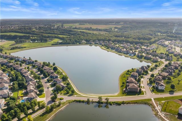 508 SW Lake Side Drive, Lee's Summit, MO 64064