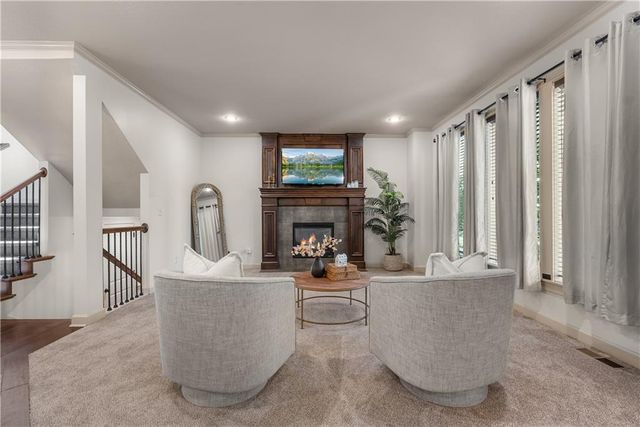 508 SW Lake Side Drive, Lee's Summit, MO 64064