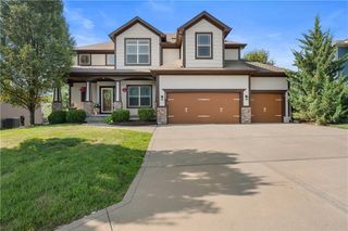 508 SW Lake Side Drive, Lee's Summit, MO 64064