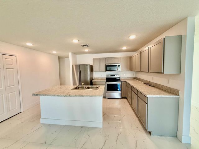 205 SW Chelsea Terrace, Port St Lucie, FL 34984