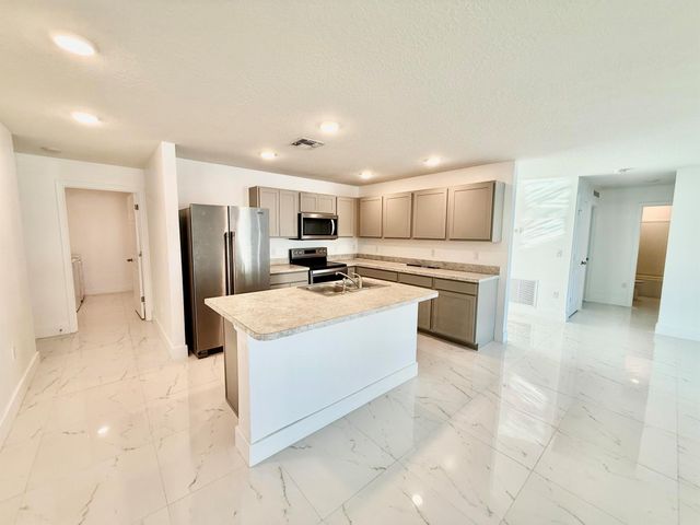 205 SW Chelsea Terrace, Port St Lucie, FL 34984