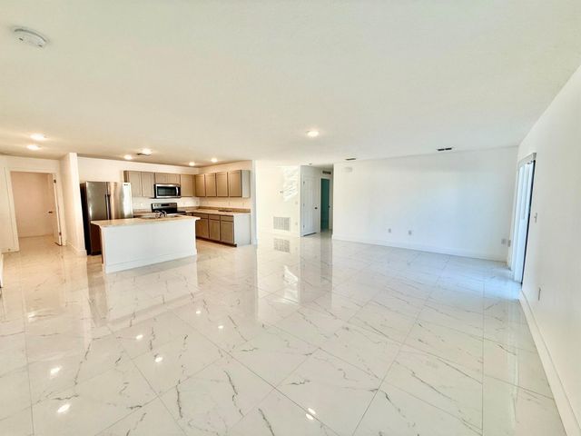 205 SW Chelsea Terrace, Port St Lucie, FL 34984