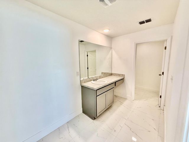 205 SW Chelsea Terrace, Port St Lucie, FL 34984