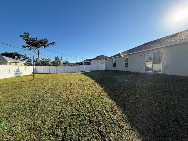 205 SW Chelsea Terrace, Port St Lucie, FL 34984