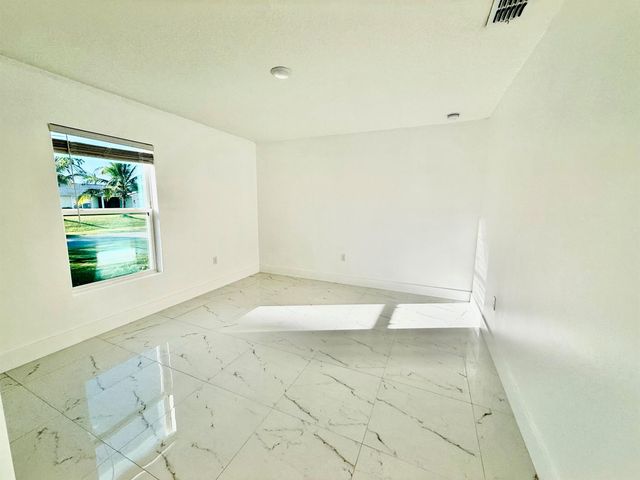 205 SW Chelsea Terrace, Port St Lucie, FL 34984