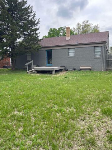 1056 N Edgemoor St, Wichita, KS 67208