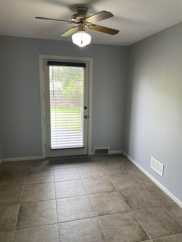 1056 N Edgemoor St, Wichita, KS 67208