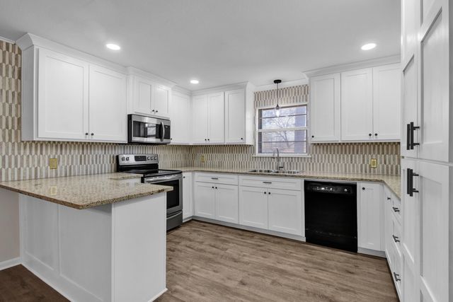 413 Dawn St, Longview, TX 75604