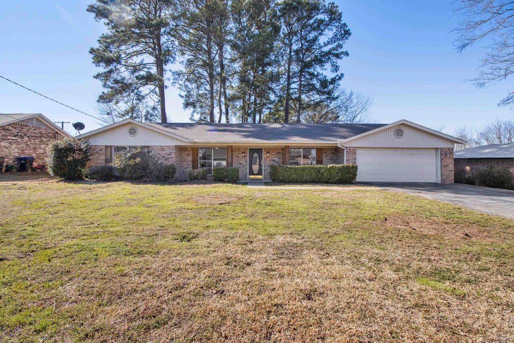 413 Dawn St, Longview, TX 75604