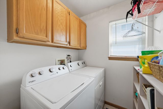 3215 Whitegate Road, Joliet, IL 60431