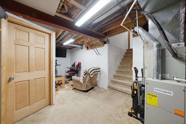 3215 Whitegate Road, Joliet, IL 60431