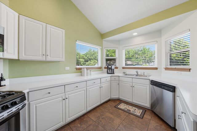 3215 Whitegate Road, Joliet, IL 60431