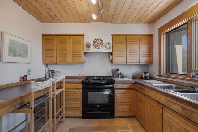 39 Zambra Way, Santa Fe, NM 87506