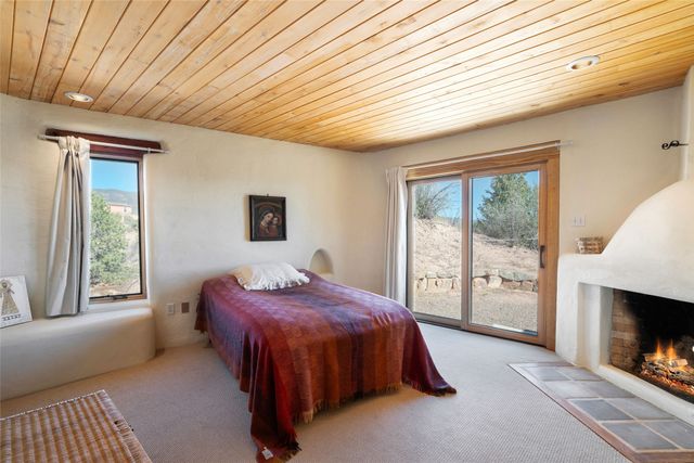 39 Zambra Way, Santa Fe, NM 87506