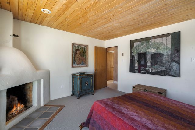 39 Zambra Way, Santa Fe, NM 87506