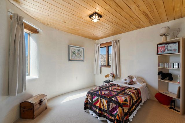 39 Zambra Way, Santa Fe, NM 87506