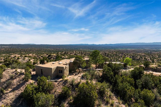 39 Zambra Way, Santa Fe, NM 87506