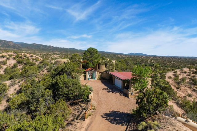 39 Zambra Way, Santa Fe, NM 87506