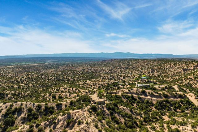 39 Zambra Way, Santa Fe, NM 87506
