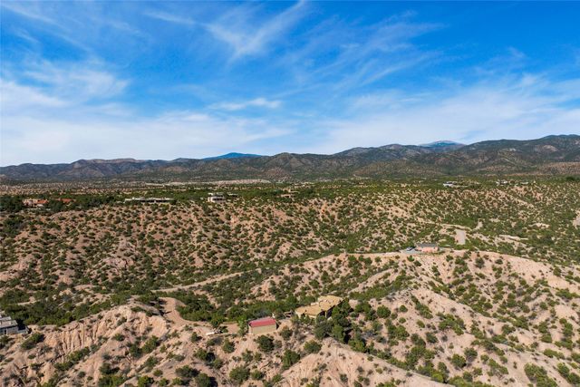 39 Zambra Way, Santa Fe, NM 87506