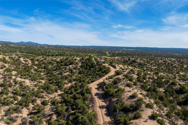 39 Zambra Way, Santa Fe, NM 87506