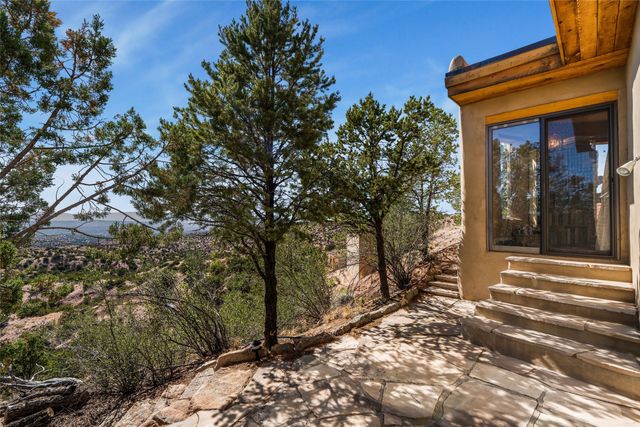 39 Zambra Way, Santa Fe, NM 87506